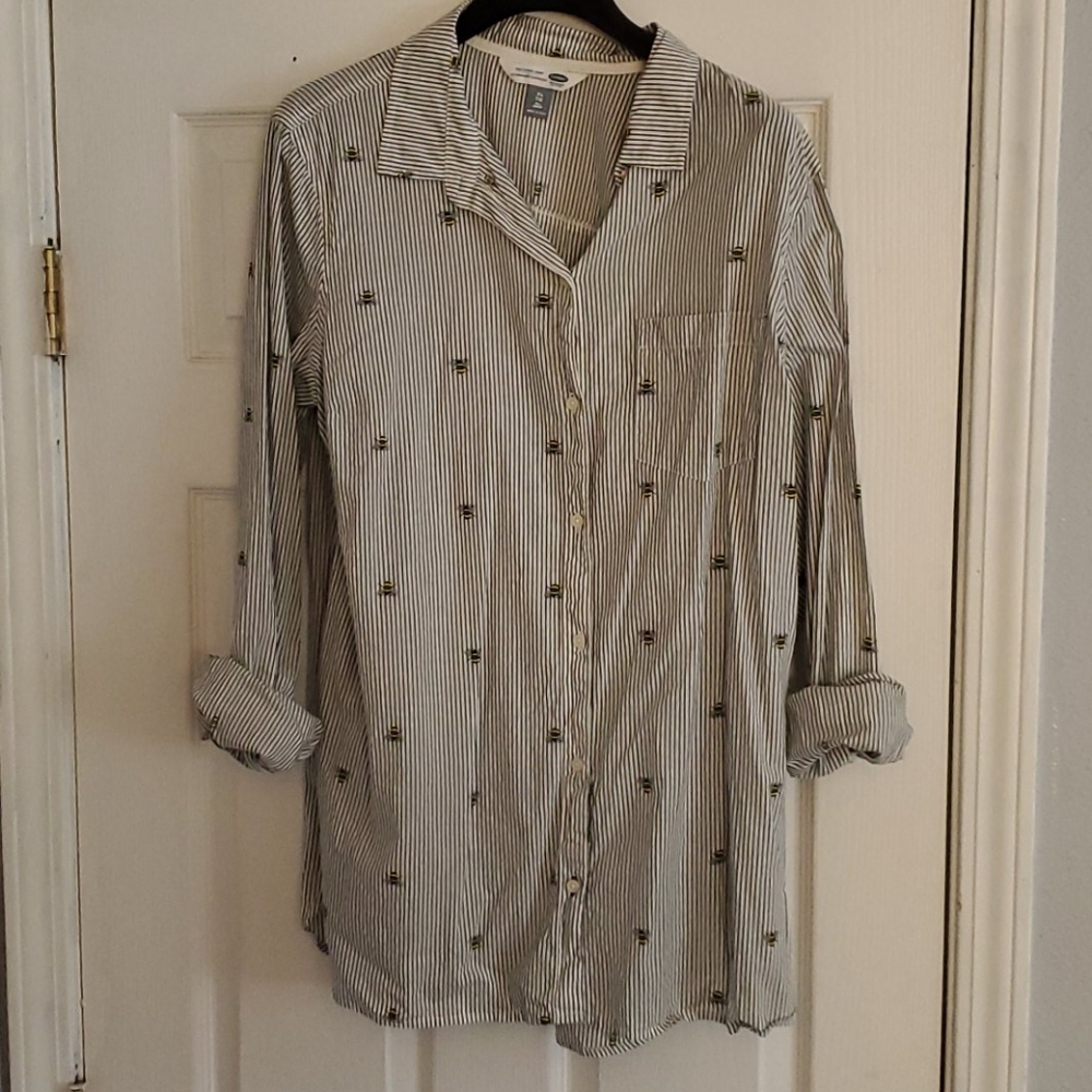 Old Navy classic striped shirt with bee detail